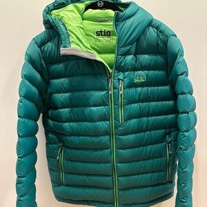Stio Men's Hometown Puffer Jacket - Bright Forest Green and Lime